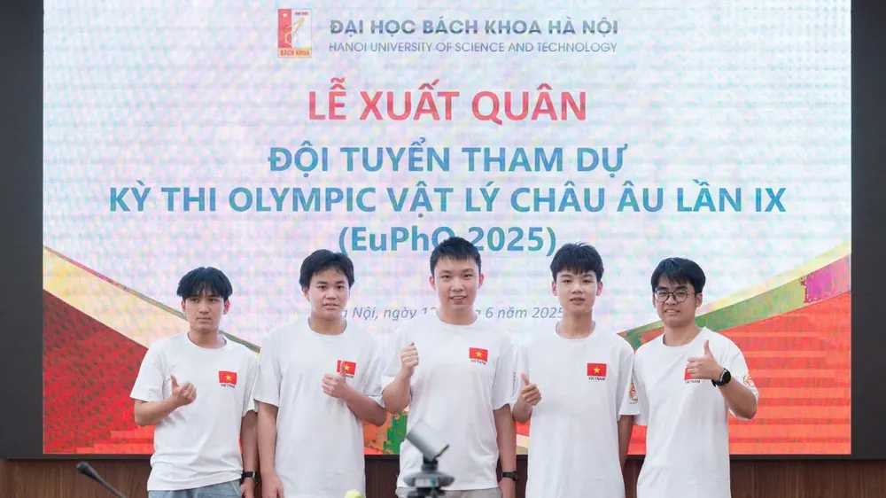 Đội tuyển Việt Nam đoạt thành tích cao nhất từ trước đến nay với 2 huy chương Vàng, 1 huy chương Bạc và 1 bằng khen