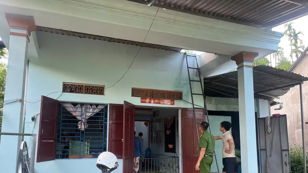 Lực lượng chức năng xuống hiện trường kiểm tra, thống kê thiệt hại