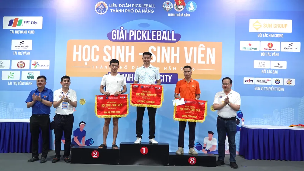 Trường Đại học Thể dục thể thao Đà Nẵng giành giải nhất toàn đoàn. Ảnh: XUÂN QUỲNH