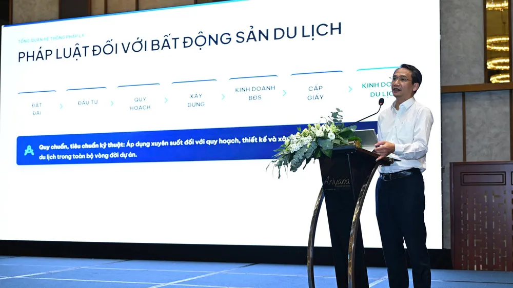 Ông Vương Duy Dũng, Phó Cục trưởng Cục Quản lý nhà và thị trường bất động sản phát biểu tại diễn đàn. Ảnh: XUÂN QUỲNH