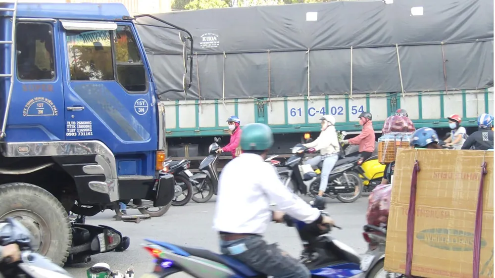 Đường đến nhà máy không an toàn