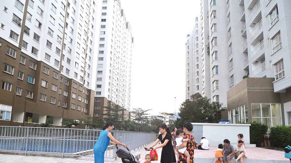 Cuộc sống ở chung cư luôn đề cao mối quan hệ cộng đồng. Ảnh: CAO THĂNG