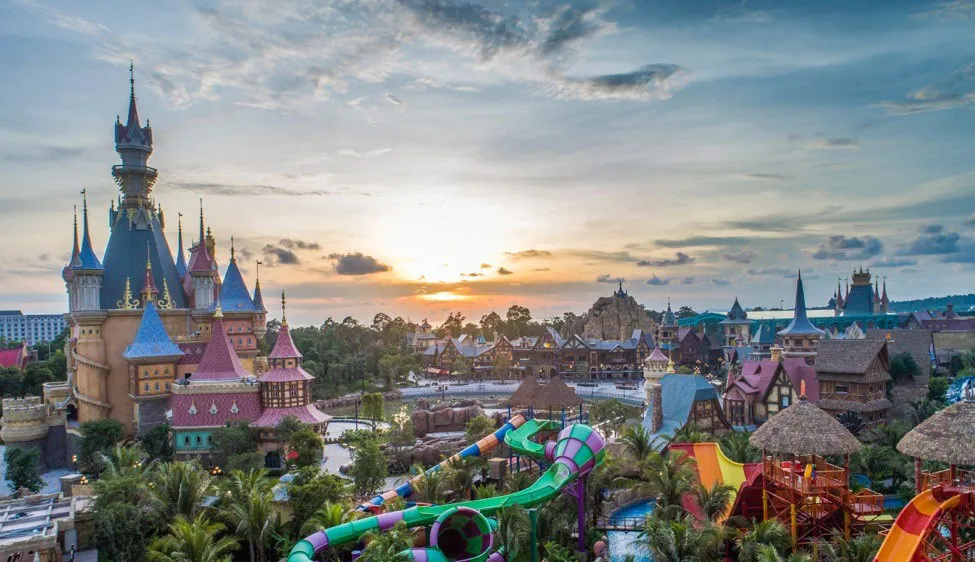 VinWonders của Phú Quốc sẽ thành công như Universal Studios của Singapore?