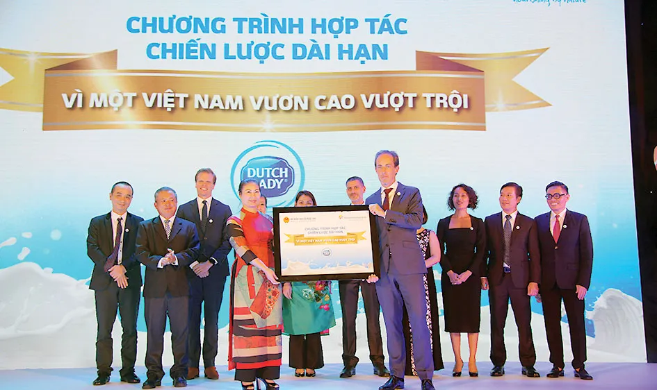 FrieslandCampina cam kết thực hiện “Vì một Việt Nam vươn cao vượt trội”