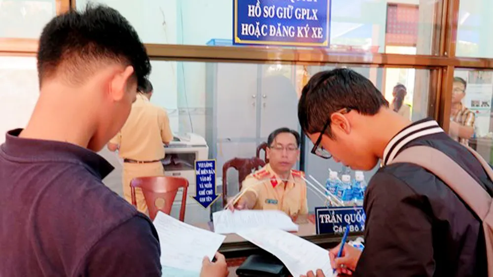 Tháo gỡ vướng mắc trong đăng ký xe