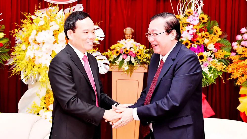 Điện mừng 45 năm Quốc khánh Lào
