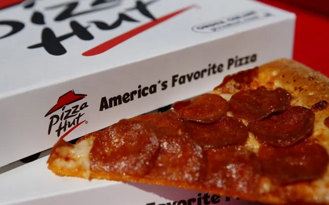 Tesco và Pizza Hut vi phạm chính sách tiền lương tối thiểu 