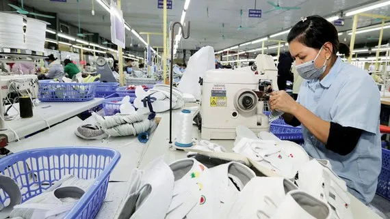 Sản xuất, xuất khẩu dệt may, da giày tăng trưởng khá