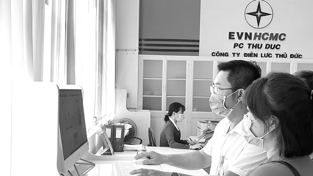 EVNHCMC cung cấp 100% dịch vụ điện 24/7 trực tuyến cấp độ 4 với 19 loại hình dịch vụ