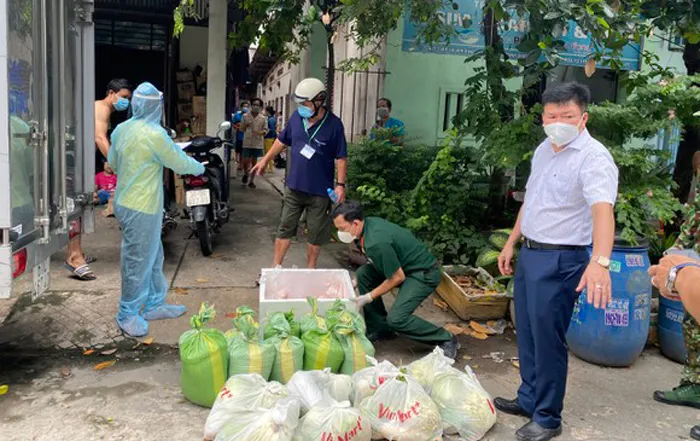 Ngày đầu Bình Dương áp dụng “thẻ thông hành vaccine”: Người dân còn ngại ra đường