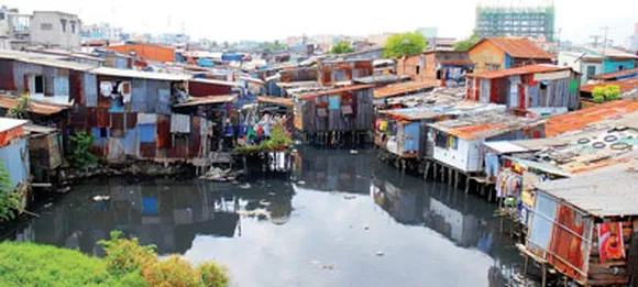 Nỗ lực di dời nhà ven kênh rạch