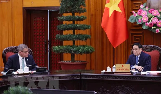 Thủ tướng Phạm Minh Chính tiếp ông Alok Sharma, Bộ trưởng, Chủ tịch Hội nghị Liên hợp quốc về Biến đổi khí hậu lần thứ 26. Ảnh: TTXVN