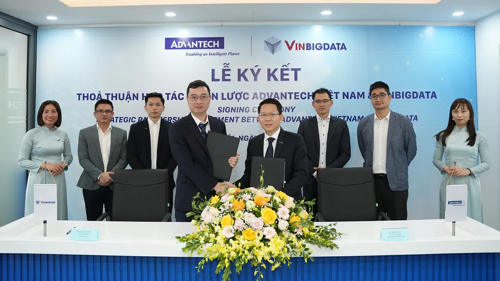 Lễ ký kết giữa Công ty TNHH Advantech Việt Nam Technology và Công ty cổ phần VinBigData (Tập đoàn Vingroup) 