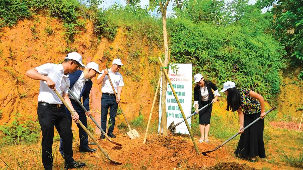 Lễ phát động “Toyota chung tay xanh hóa học đường” năm học 2022