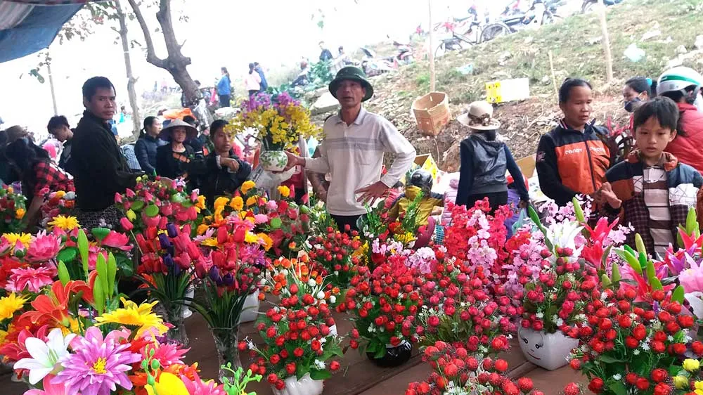 Những phiên chợ quê luôn gợi nhớ về những cái tết truyền thống 