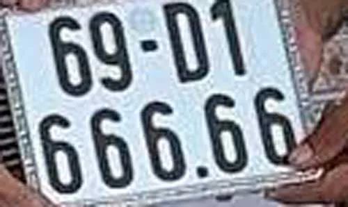 Bấm được biển số xe “ngũ quý” 666.66, bán lại giá 235 triệu đồng