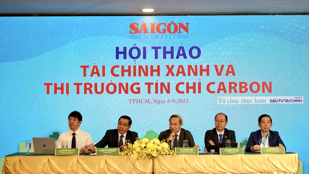 Ông Phan Đức Hiếu, Ủy viên Thường trực Ủy ban Kinh tế của Quốc hội phát biểu tại hội thảo