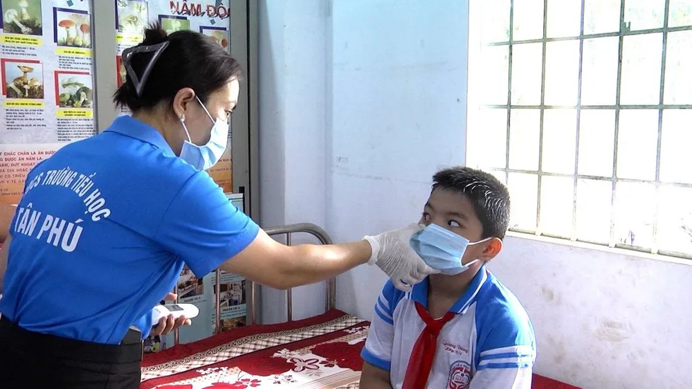 Đau mắt đỏ rất dễ lây lan trong cộng đồng thành dịch