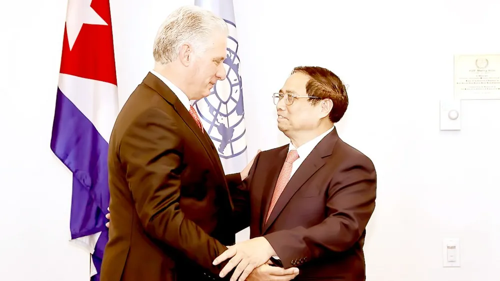 Thủ tướng Phạm Minh Chính hội kiến Chủ tịch Cuba Miguel Díaz-Canel. Ảnh: TTXVN