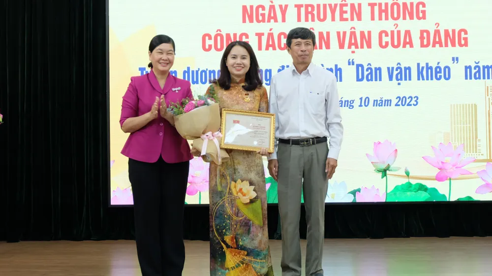 Quận 1 tuyên dương 104 tập thể, cá nhân và gia đình điển hình "Dân vận khéo" năm 2023