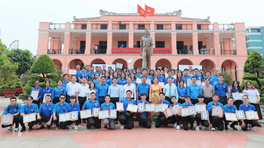 Tuyên dương 90 thanh niên, nhà giáo, sinh viên tiêu biểu Khối Các cơ quan Trung ương tại TPHCM năm 2023