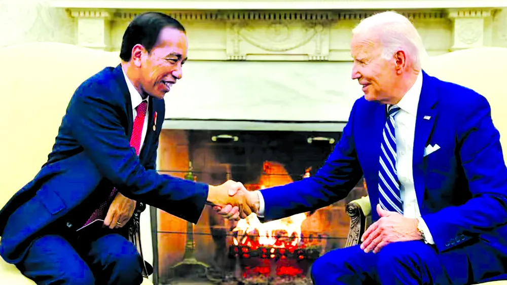 Tổng thống Mỹ Joe Biden (phải) và Tổng thống Indonesia Joko Widodo tại cuộc hội đàm