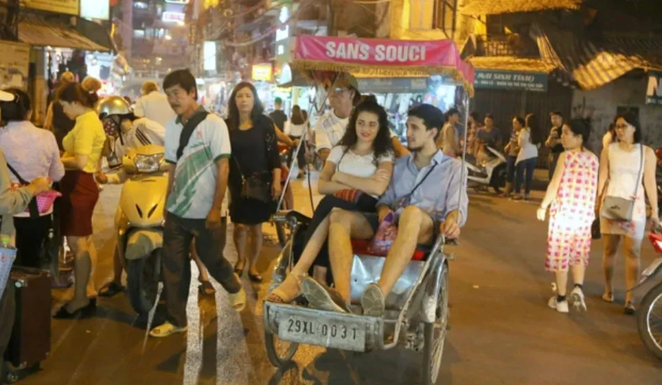 Kiên quyết xử lý hành vi lừa đảo, đeo bám du khách