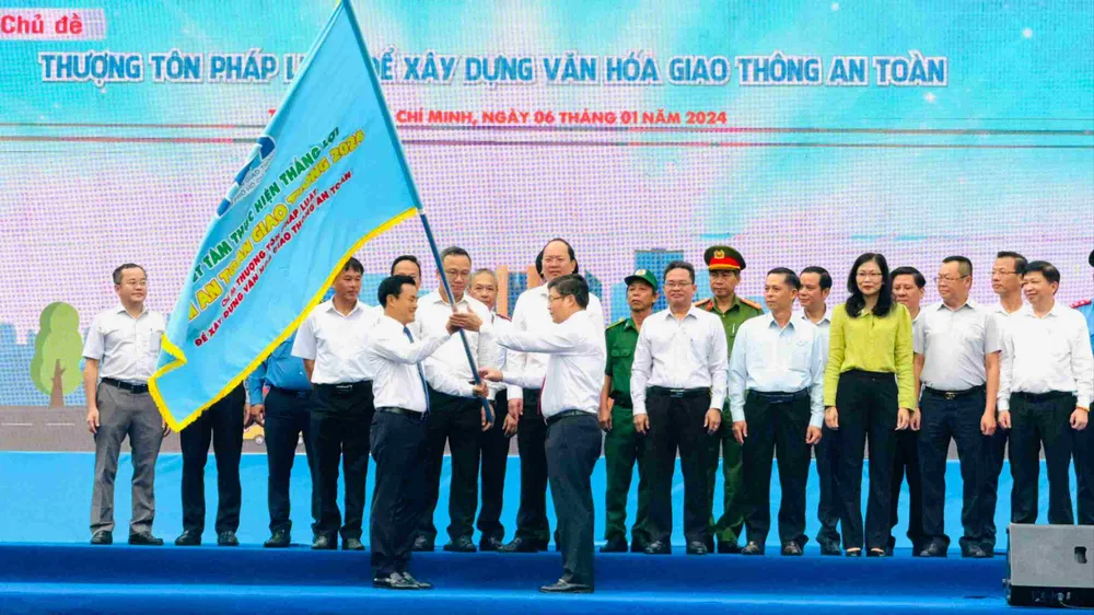 Phát động năm an toàn giao thông 2024 với chủ đề “Thượng tôn pháp luật để xây dựng văn hóa giao thông an toàn”