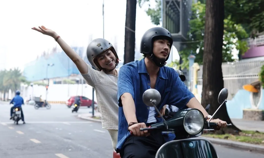 Đường dài tính chuyện “đầu tiên”