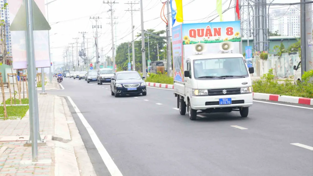 Đường Bình Đăng (quận 8, TPHCM) hoàn thành giúp nâng cao đời sống người dân. Ảnh: THÁI PHƯƠNG