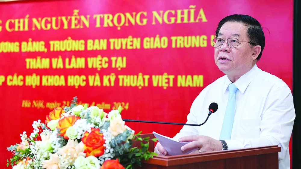 Trưởng Ban Tuyên giáo Trung ương Nguyễn Trọng Nghĩa phát biểu tại buổi làm việc. Ảnh: TTXVN