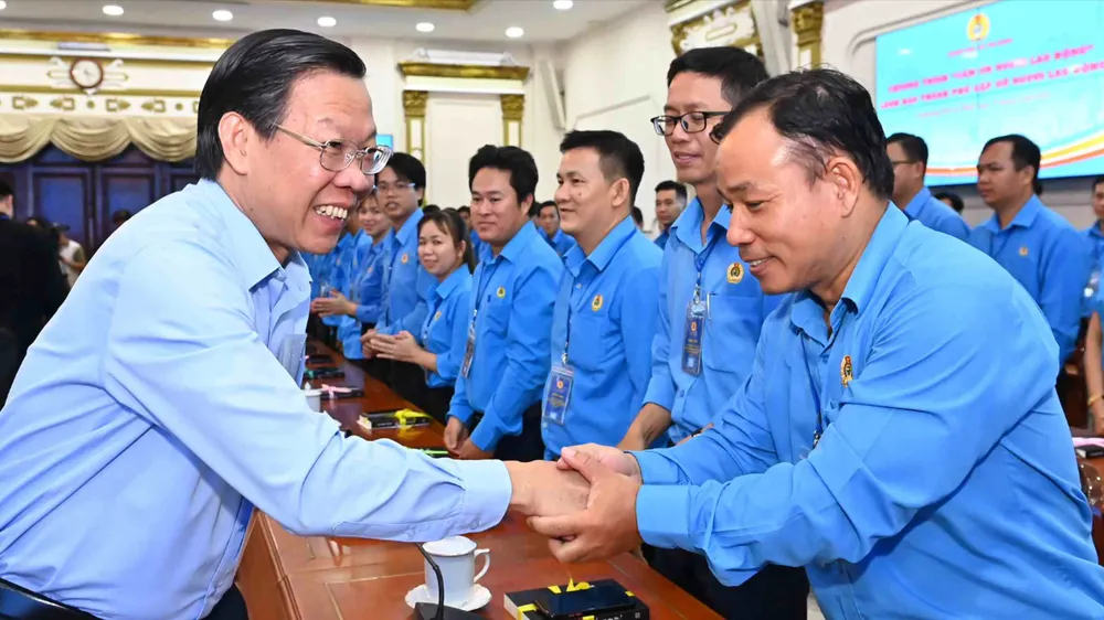 Lãnh đạo TPHCM gặp gỡ, cảm ơn người lao động có đóng góp cho thành phố