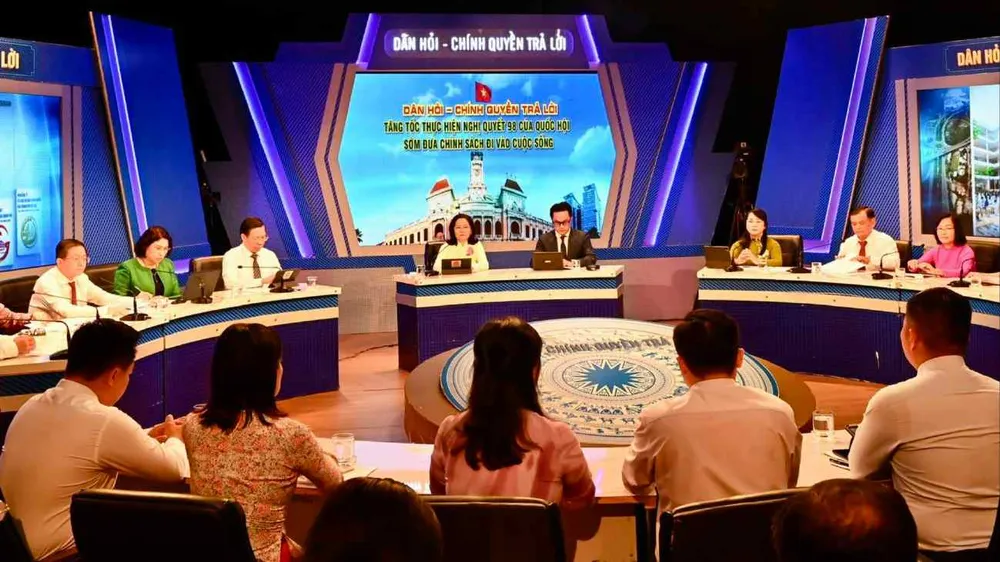 Kiến nghị Chính phủ giao TPHCM chủ quản xây dựng đường gom dân sinh, cầu vượt ngang đường cao tốc TPHCM - Mộc Bài