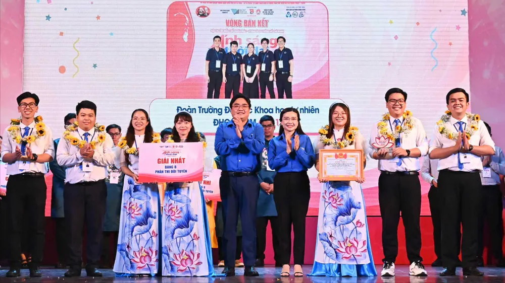 Chung kết Hội thi "Ánh sáng thời đại" 2024