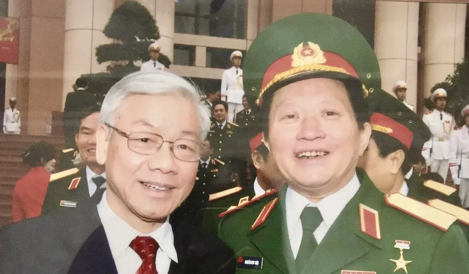 Tổng Bí thư Nguyễn Phú Trọng và Thượng tướng Nguyễn Huy Hiệu