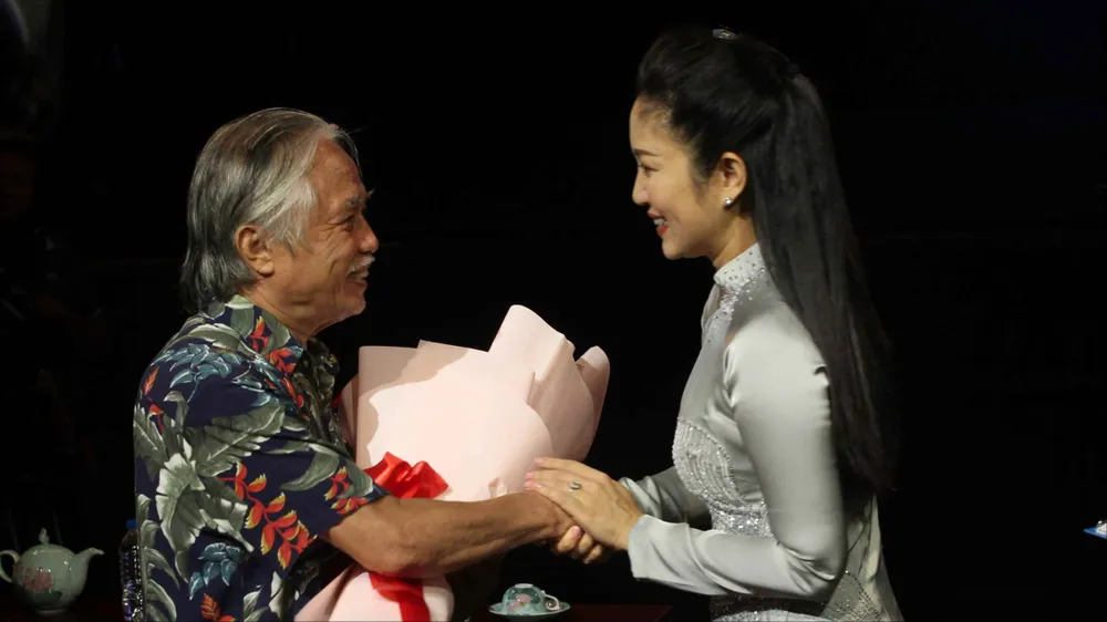 Con trai nhạc sĩ Phan Huỳnh Điểu nghẹn lòng nhắc về cha