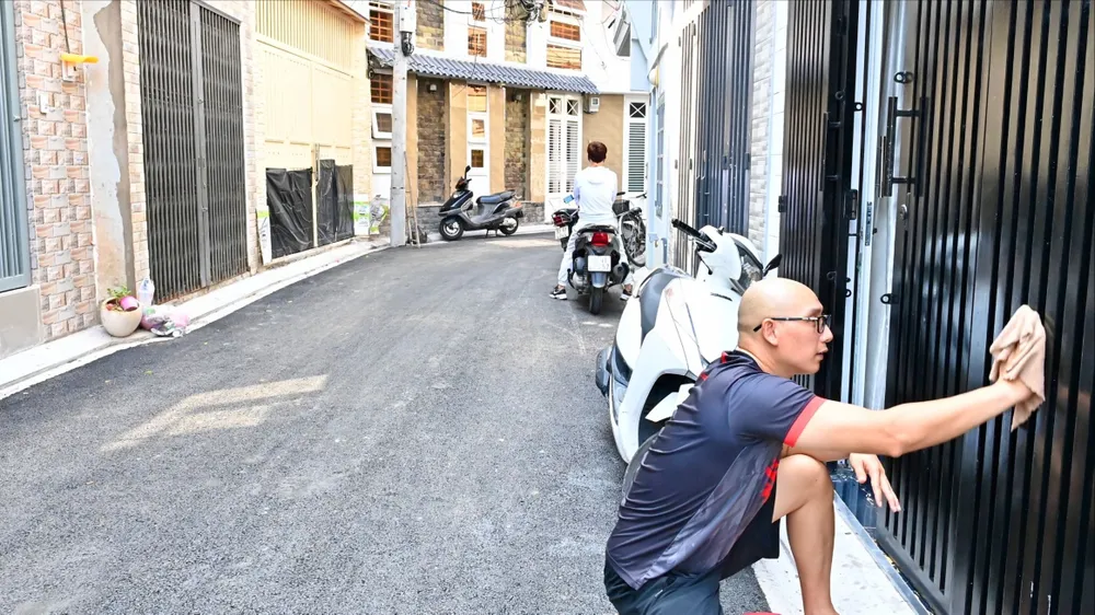 Trưởng Ban Dân vận Thành ủy TPHCM Nguyễn Mạnh Cường báo cáo tại hội nghị. Ảnh VIỆT DŨNG