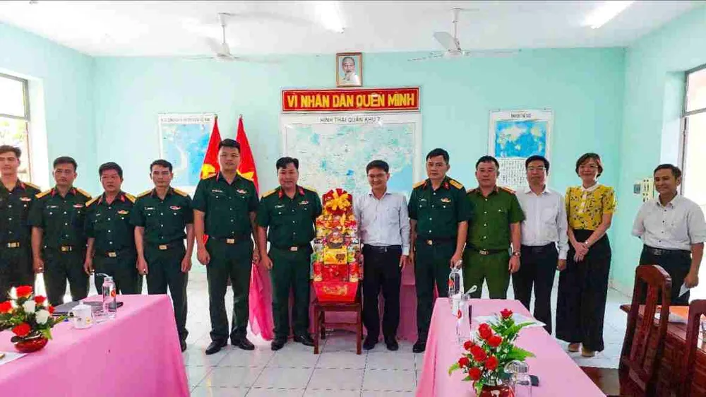 Trưởng Ban Dân vận Thành ủy TPHCM thăm, chúc tết Tiểu đoàn Trinh sát 47