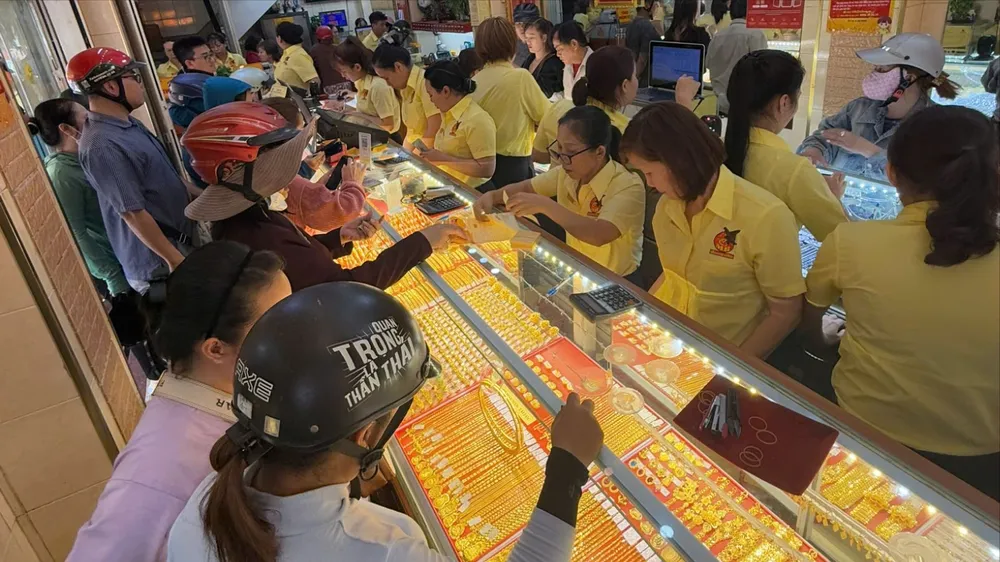 Giá vàng tiếp tục tăng mạnh ngày đầu tuần