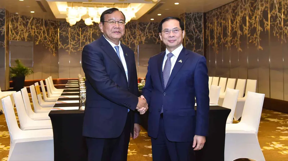 Phó Thủ tướng, Bộ trưởng Bộ Ngoại giao Bùi Thanh Sơn hội kiến Phó Thủ tướng, Bộ trưởng Bộ Ngoại giao Campuchia
