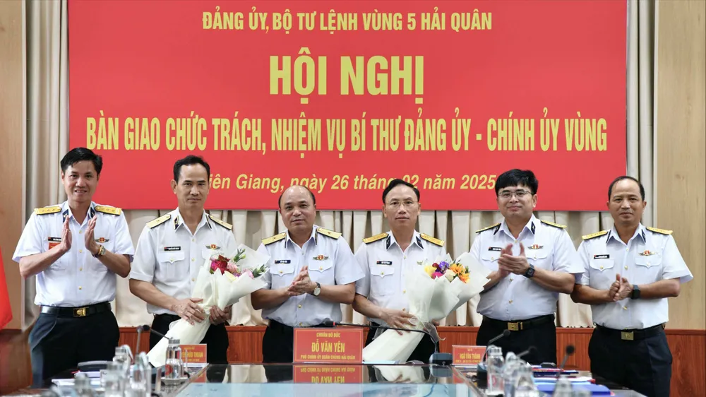 Đại tá Ngô Văn Thành giữ chức Chính ủy Vùng 5 Hải quân
