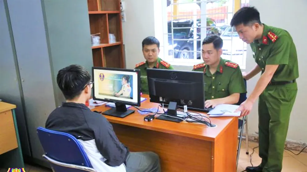 Từ ngày 1-3, người dân có thể làm thủ tục cấp đổi giấy phép lái xe tại Công an xã, phường, thị trấn. Ảnh: CỤC CSGT