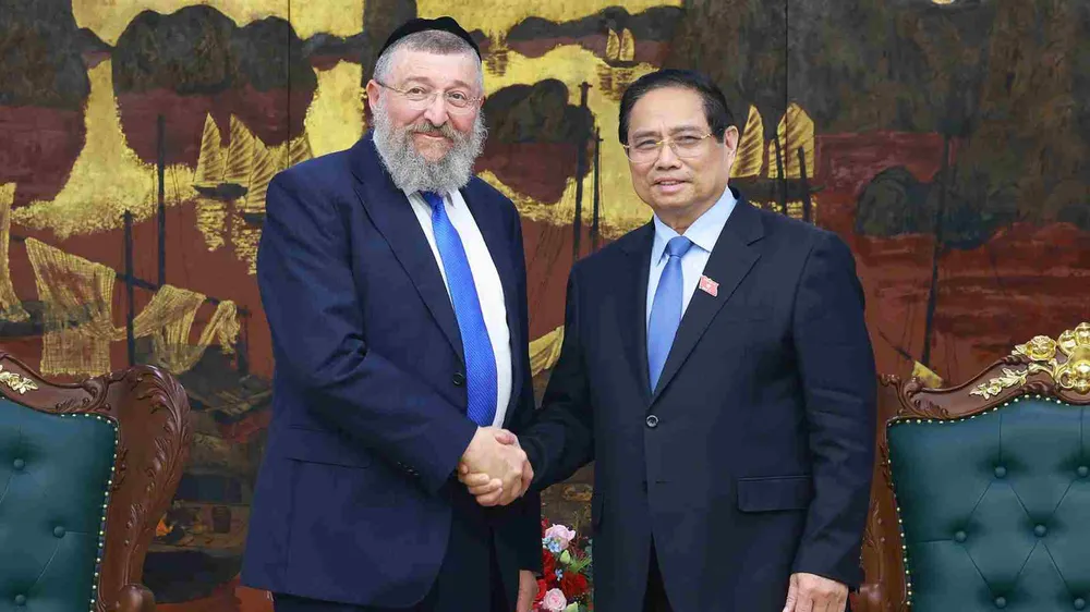 Thủ tướng Phạm Minh Chính tiếp ông Rabbi Yoav Ben Tzur, Bộ trưởng Lao động Israel, sáng 21-5. Ảnh: VIẾT CHUNG