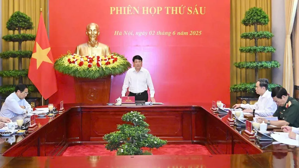 Chủ tịch nước Lương Cường chủ trì phiên họp thứ sáu Hội đồng Quốc phòng và An ninh nhiệm kỳ 2021 - 2026. Ảnh VIẾT CHUNG.