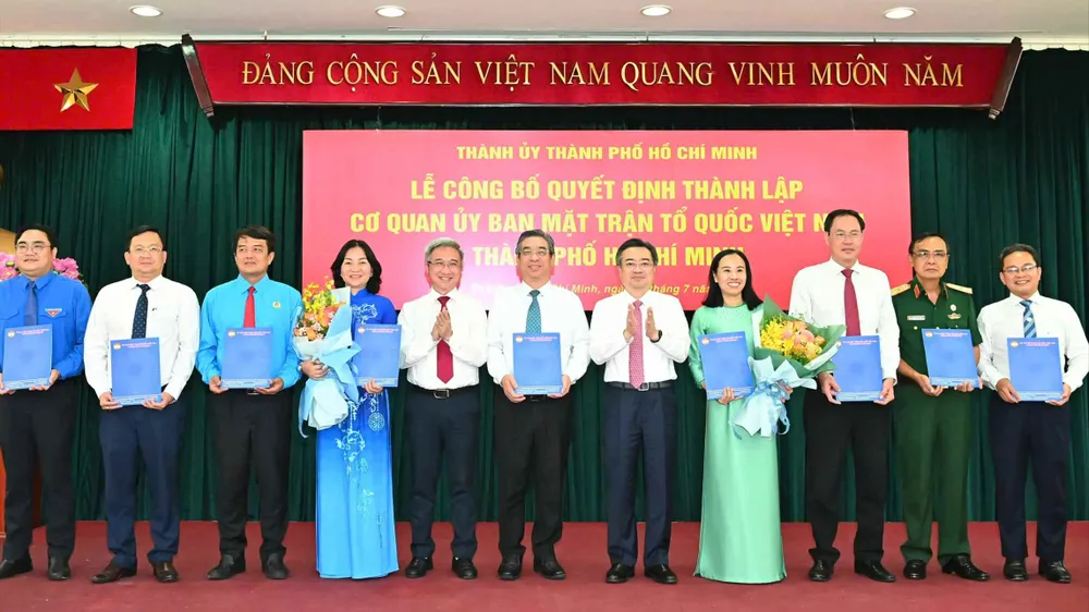 Công bố Quyết định thành lập Cơ quan Ủy ban MTTQ Việt Nam TPHCM