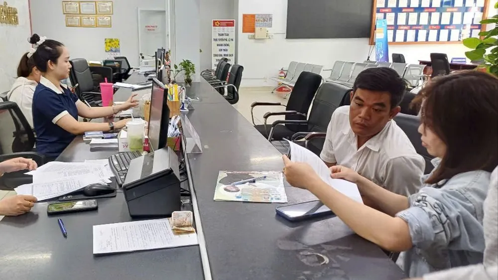Phường Dĩ An: Cập nhật chữ ký số để giải quyết thủ tục hành chính
