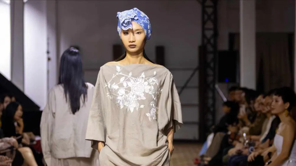 “Nhìn đời bằng đôi mắt trong” - vẻ đẹp xưa được kể lại bằng thời trang