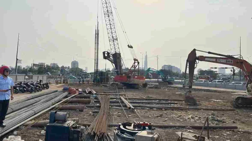 Sốt ruột vì nút giao An Phú thi công ì ạch
