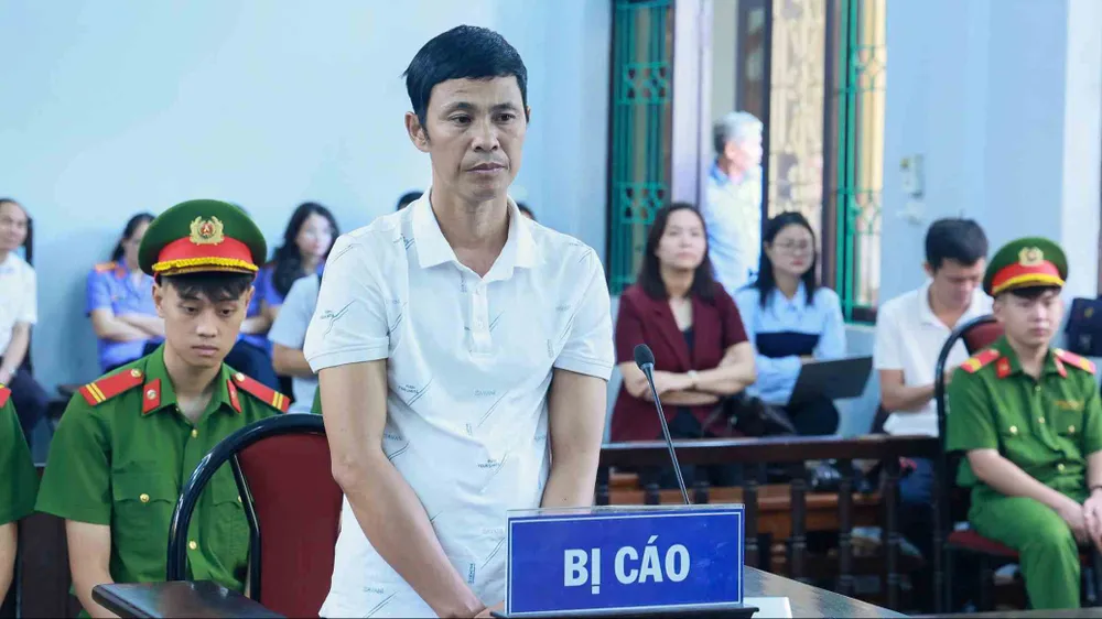 Đề nghị miễn trách nhiệm hình sự đối với người nuôi gà lôi trắng