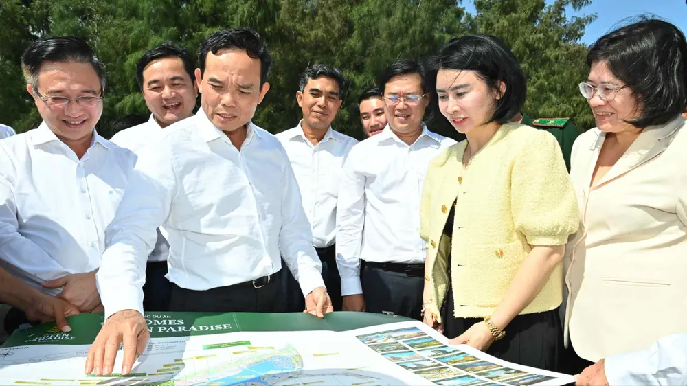 Bí thư Thành ủy TPHCM Trần Lưu Quang khảo sát tiến độ dự án Khu đô thị du lịch lấn biển Cần Giờ